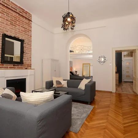 Your Place Apartment *